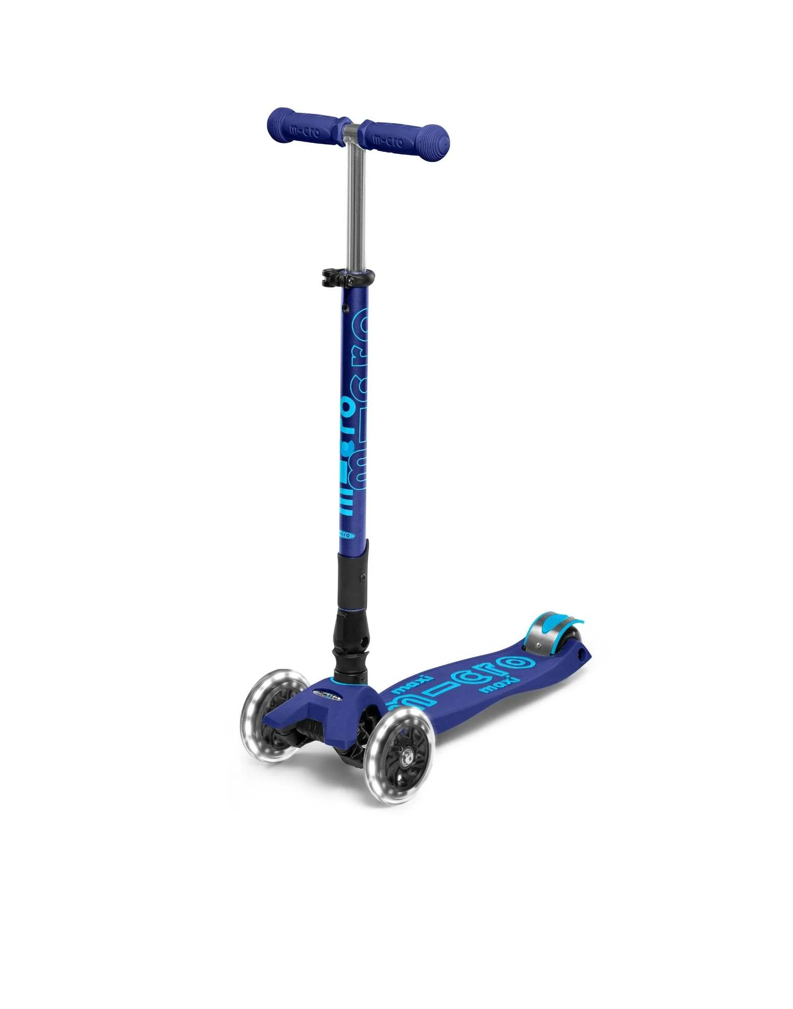 Maxi Micro Deluxe 3-wheel Foldable Scooter LED - Image 7