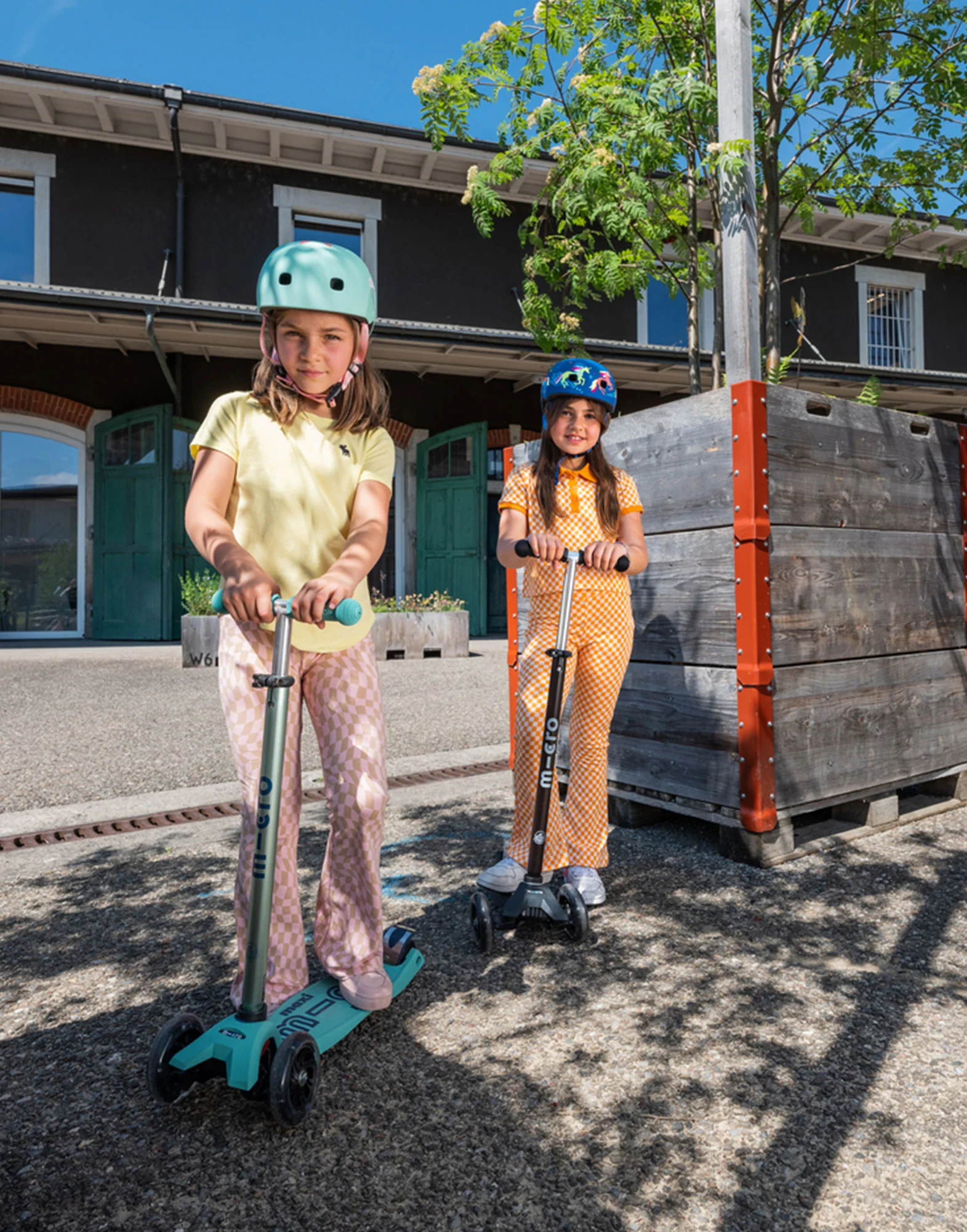 Maxi Micro Deluxe ECO LED Kids Scooter - Image 7