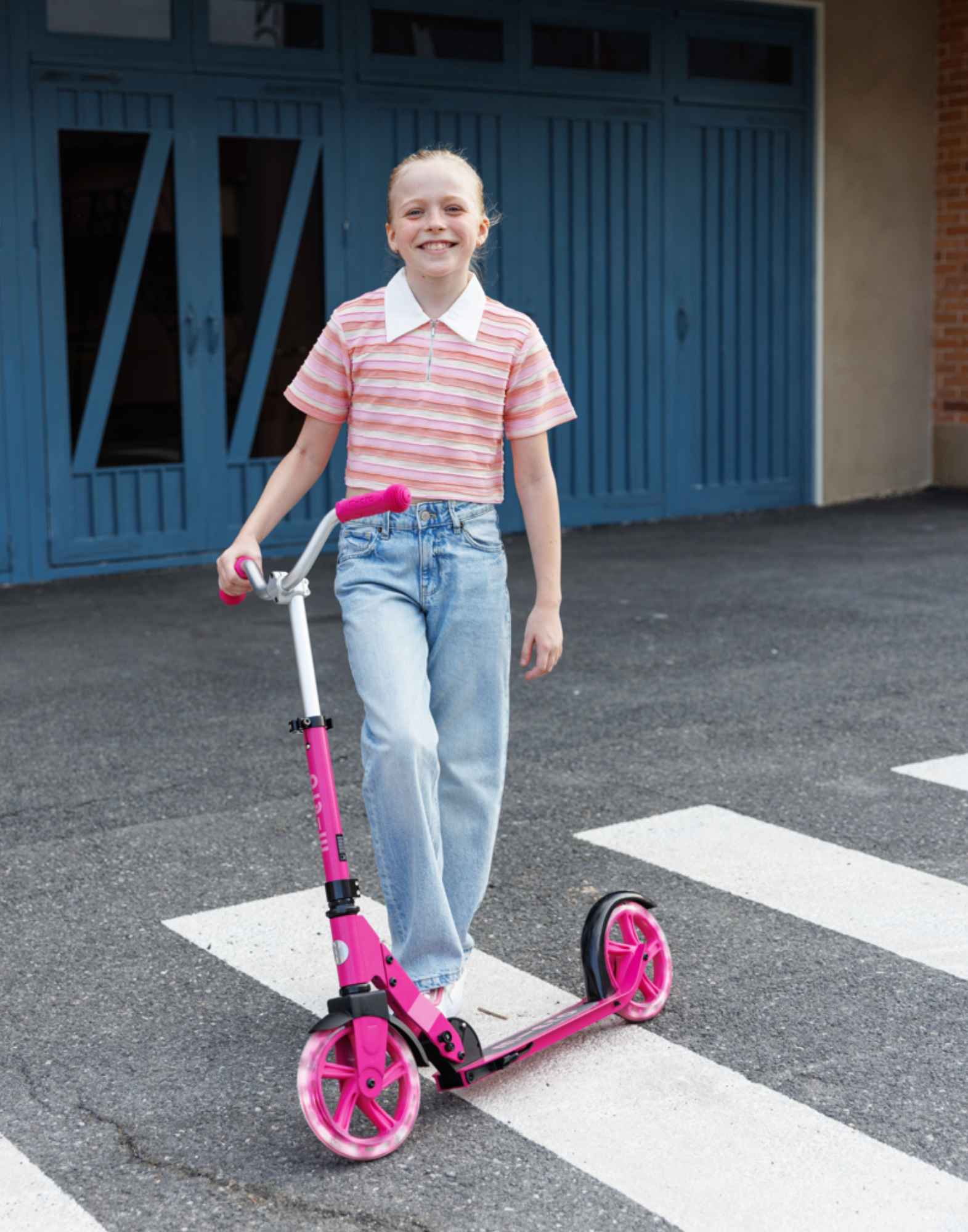 Micro Cruiser 2 Wheel Kids Light Up Scooter - Image 11