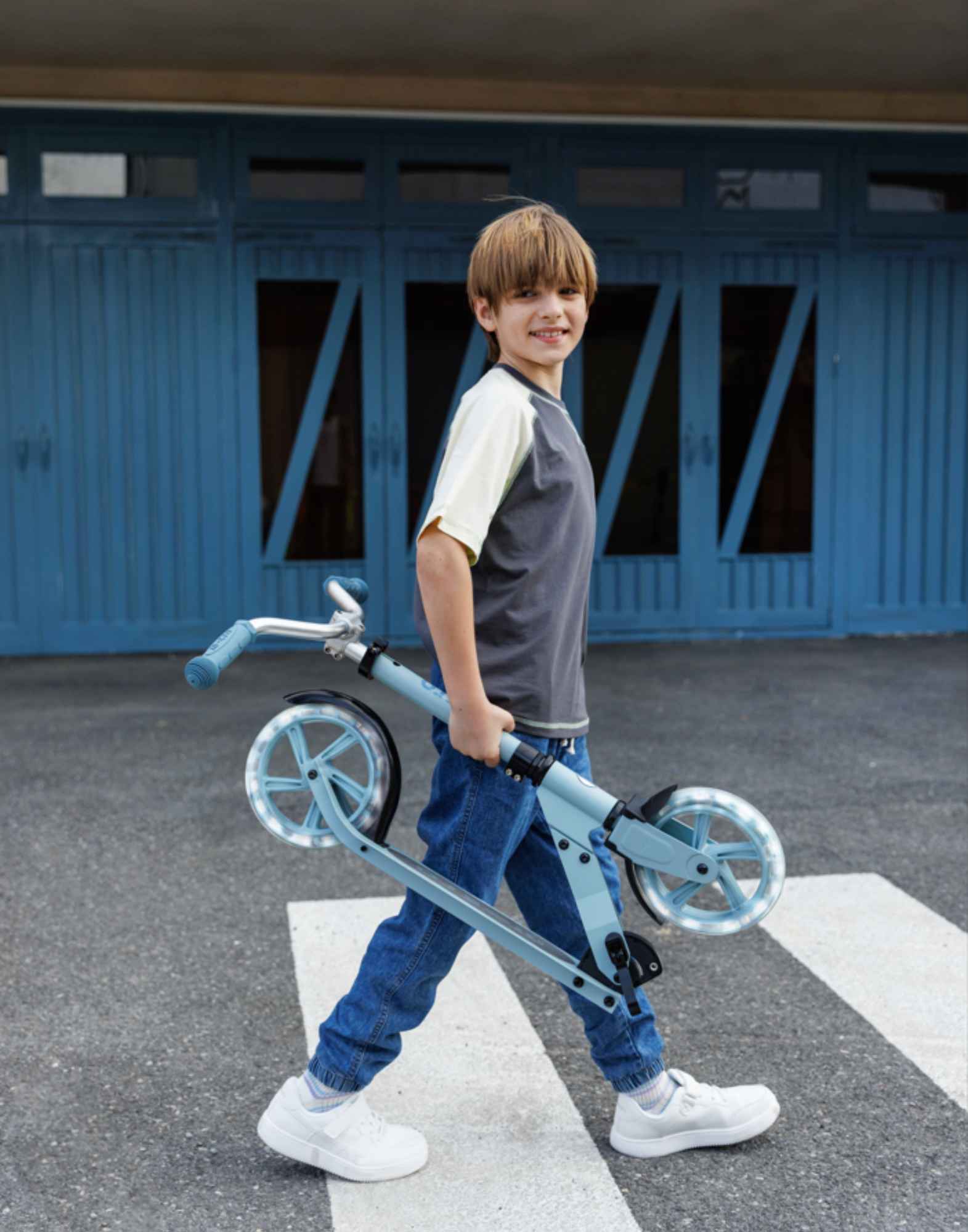 Micro Cruiser 2 Wheel Kids Light Up Scooter - Image 8