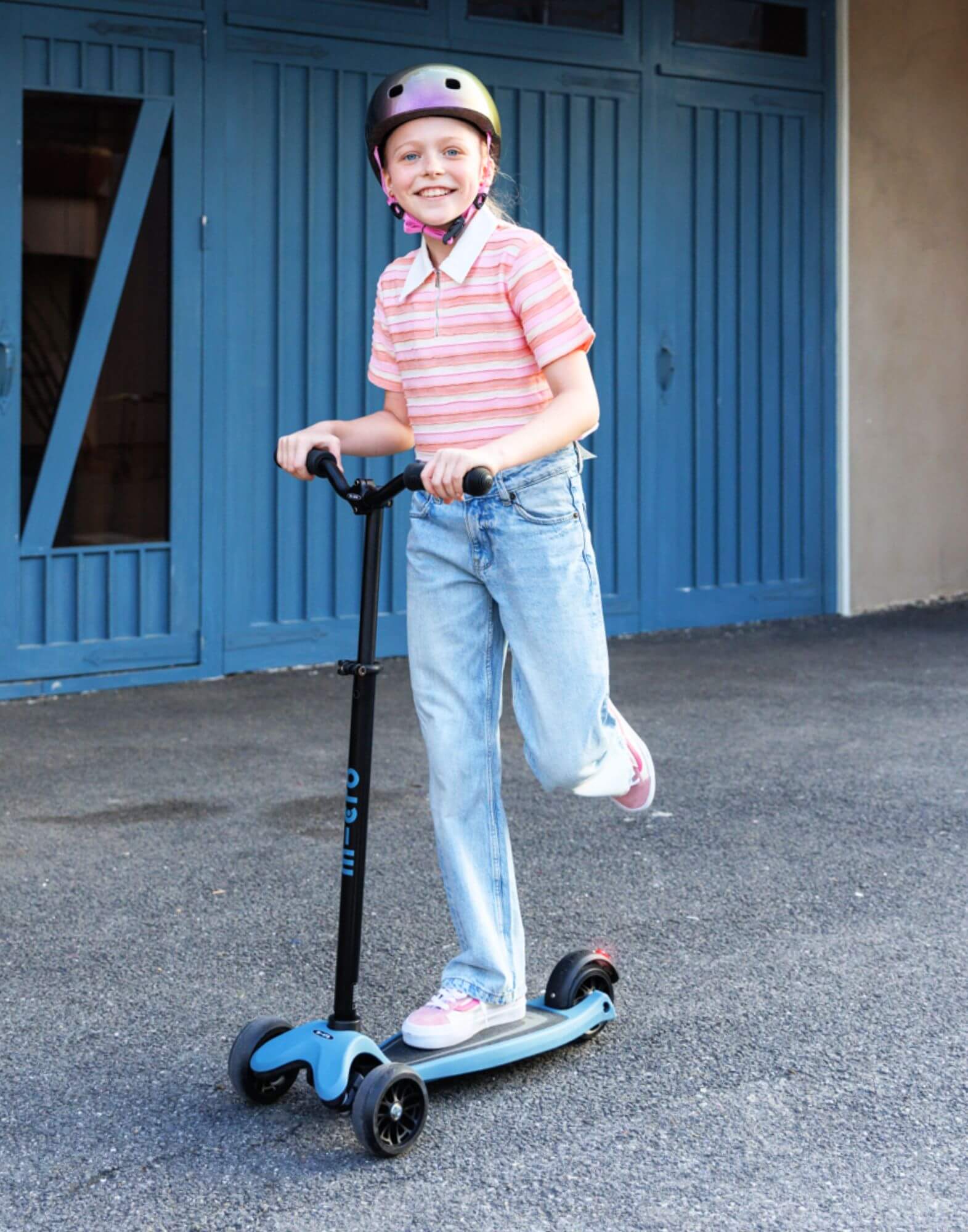 Micro Kickboard Reloaded 3 Wheel Scooter - Image 8
