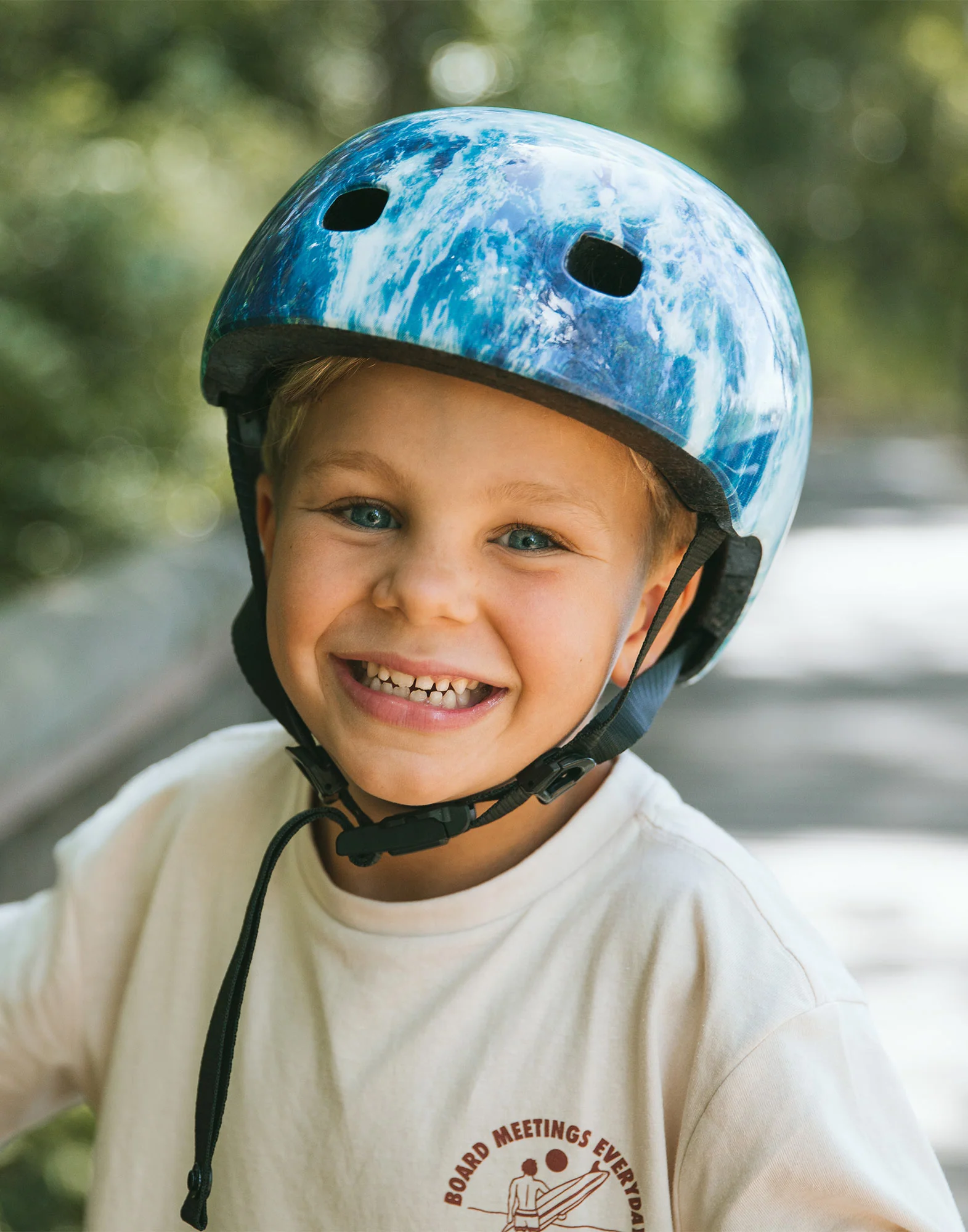 Micro Kids Bike Helmet Pattern with LED Light - Image 16