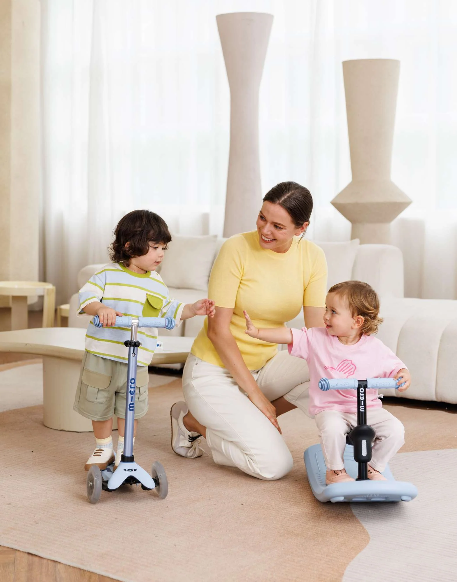 Micro Rock & Go Mini Deluxe LED 3 Wheel Scooter - Image 11
