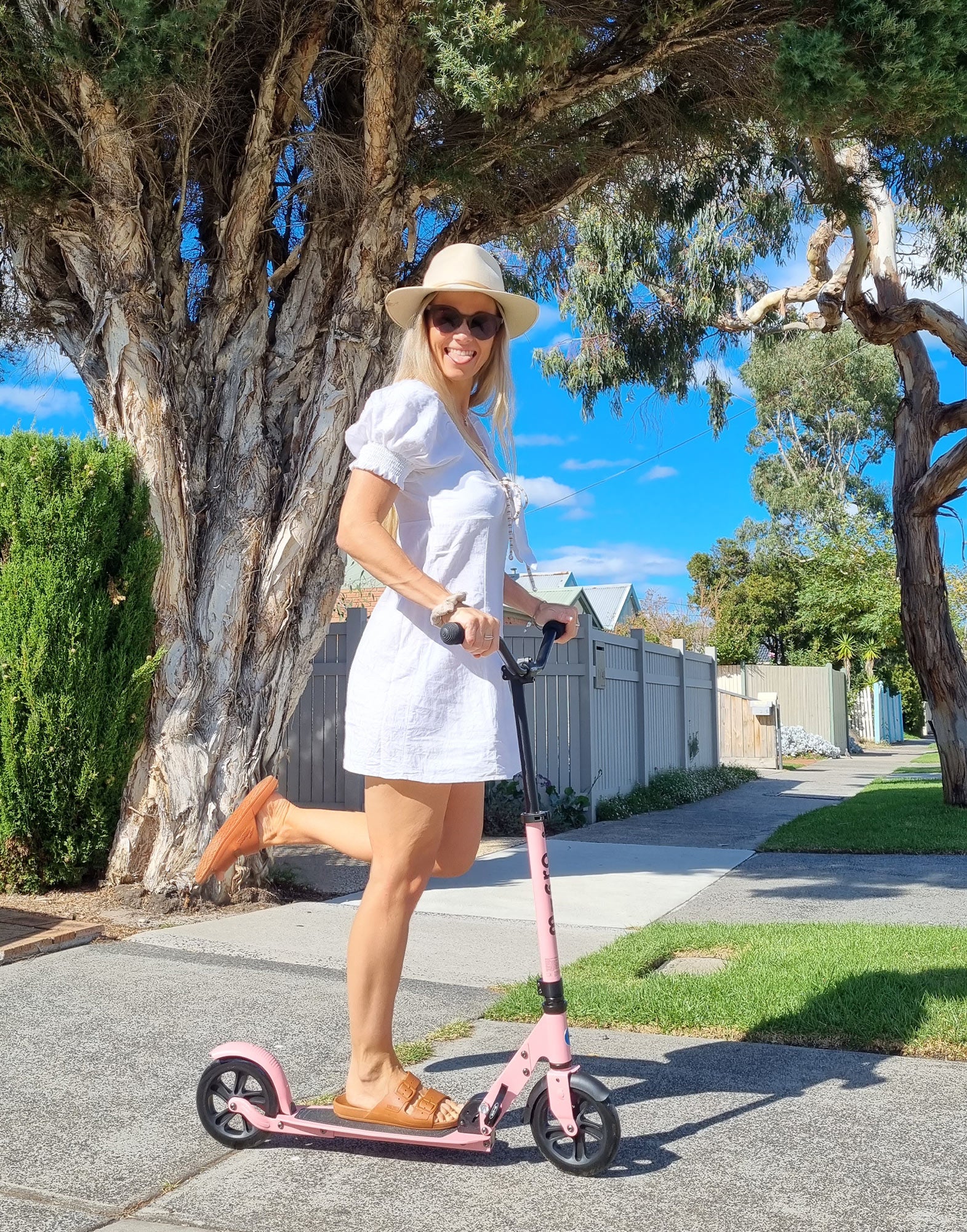 Micro Speed+ Deluxe Scooter - Image 6