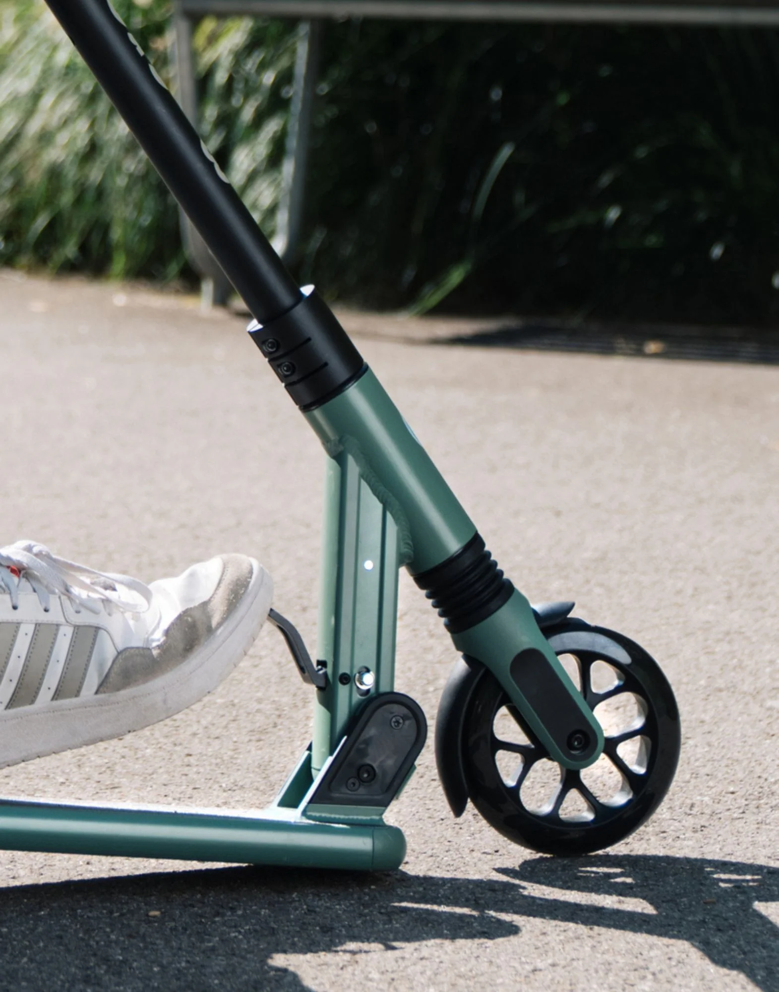 Micro Sprite Suspension Scooter - Image 15