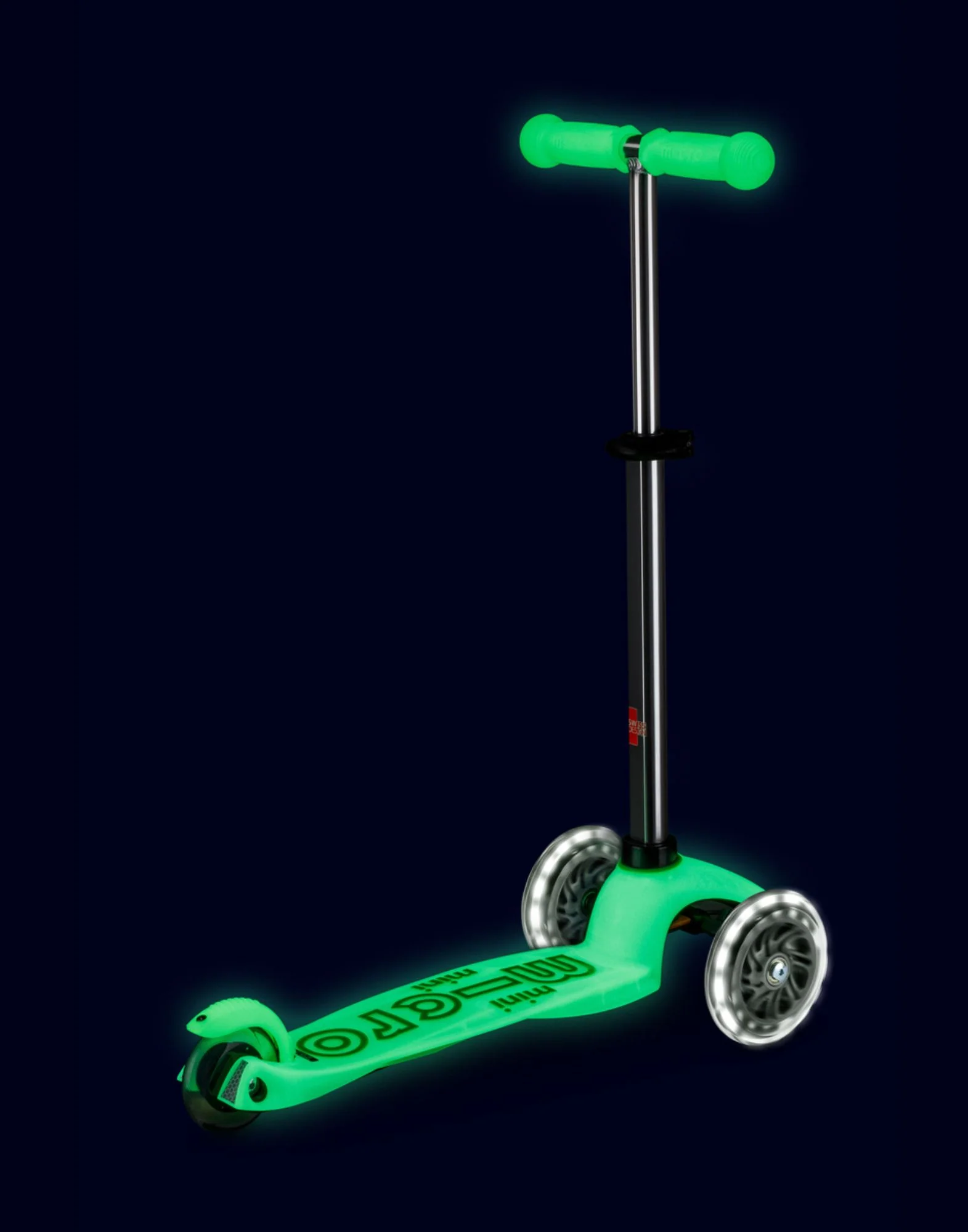 Mini Deluxe Glow LED 3 Wheel Scooter - Image 12