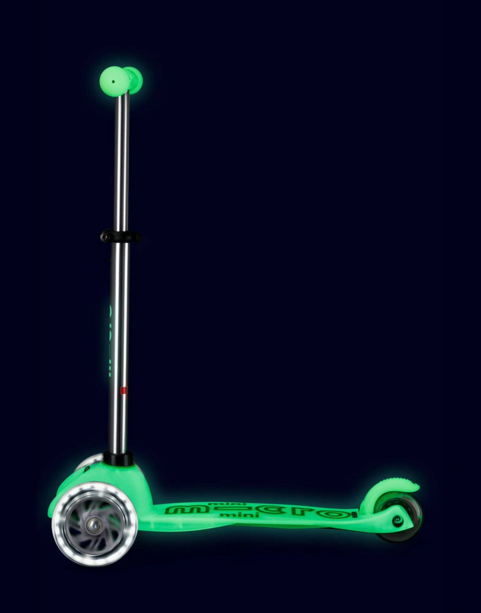 Mini Deluxe Glow LED 3 Wheel Scooter - Image 13