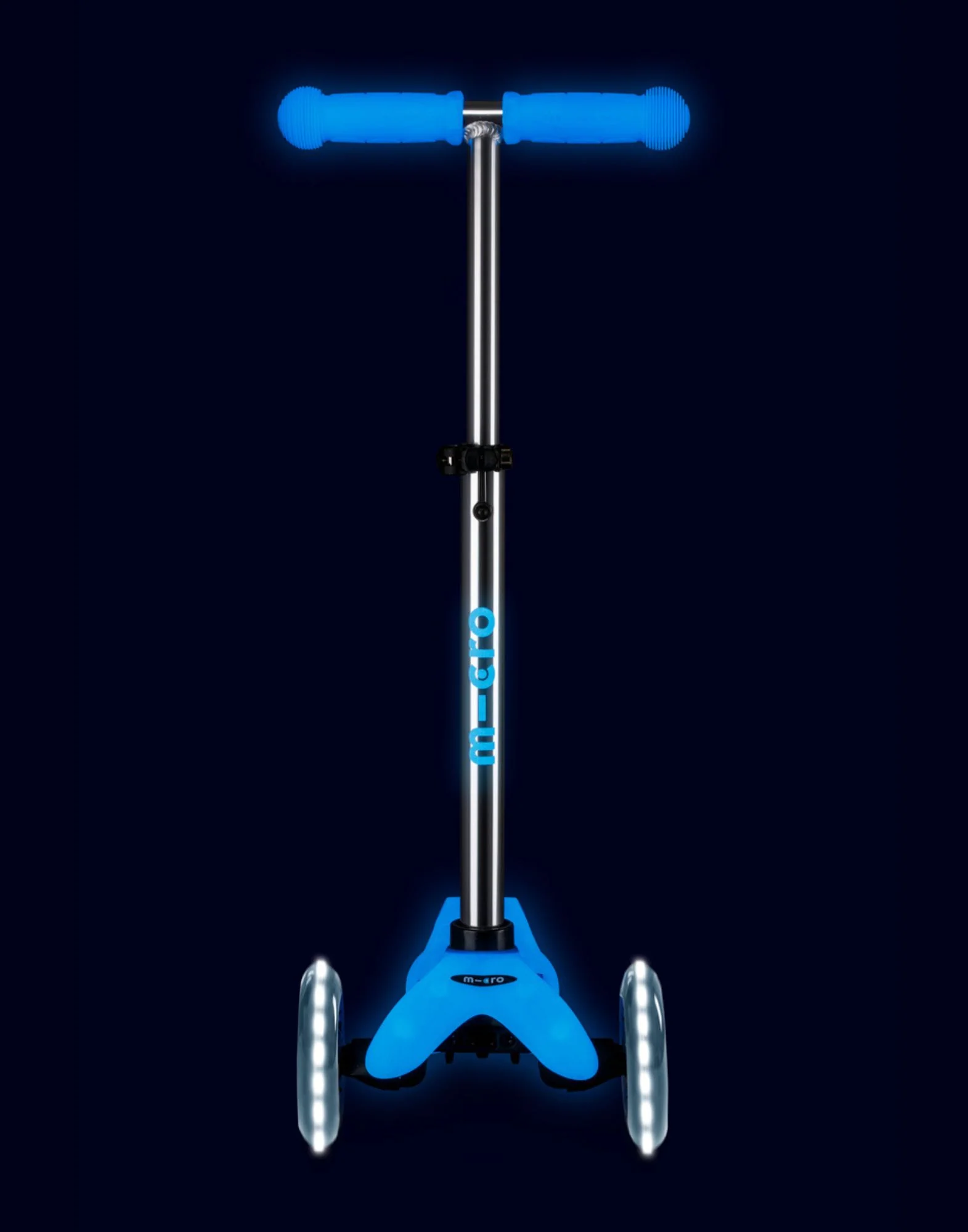 Mini Deluxe Glow LED 3 Wheel Scooter - Image 4
