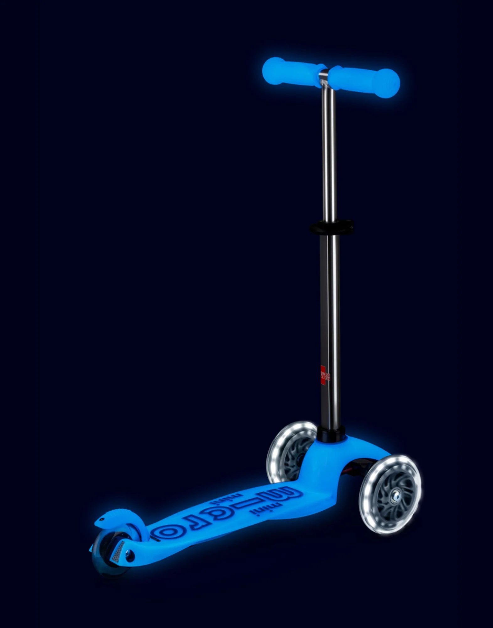 Mini Deluxe Glow LED 3 Wheel Scooter - Image 5