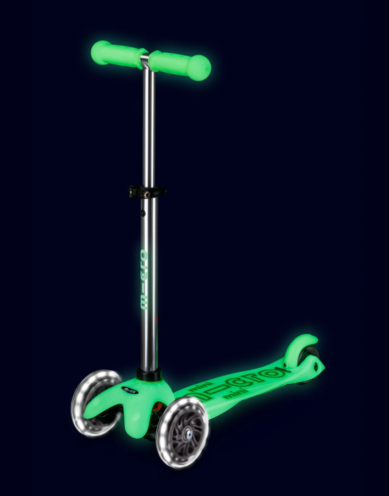 Mini Deluxe Glow LED 3 Wheel Scooter - Image 9
