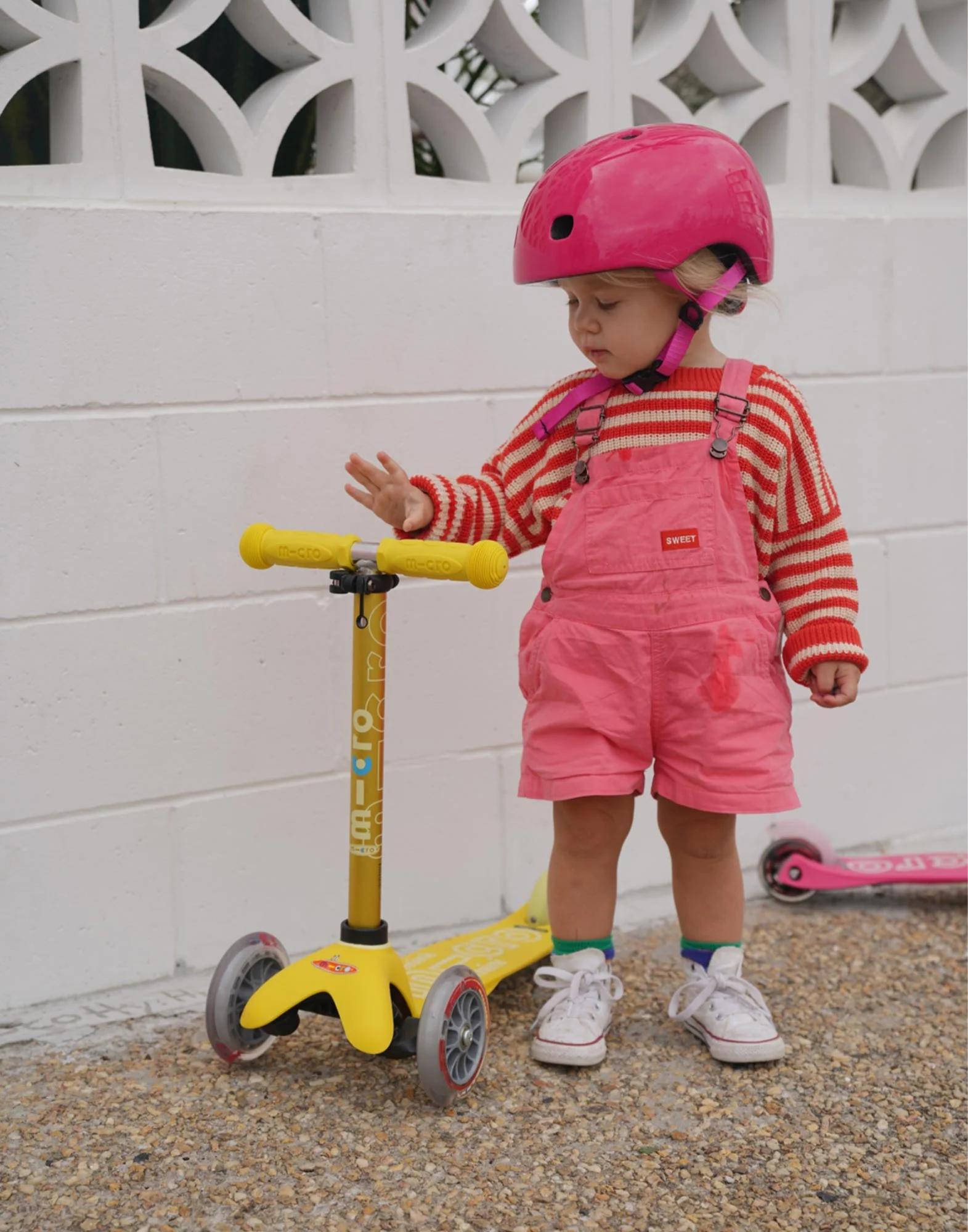 Mini Micro Deluxe 3 Wheel Scooter - Image 24