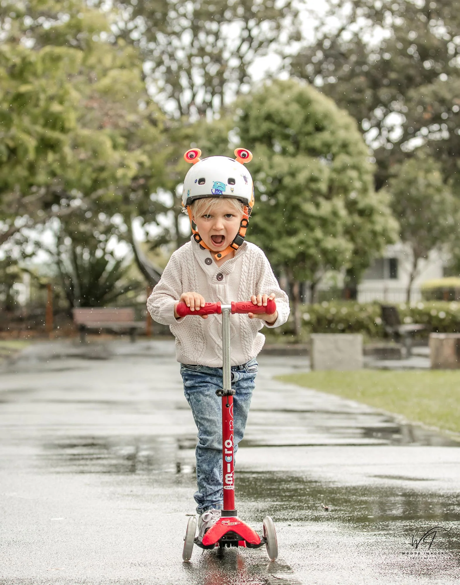 Mini Micro Deluxe 3 Wheel Scooter - Image 35