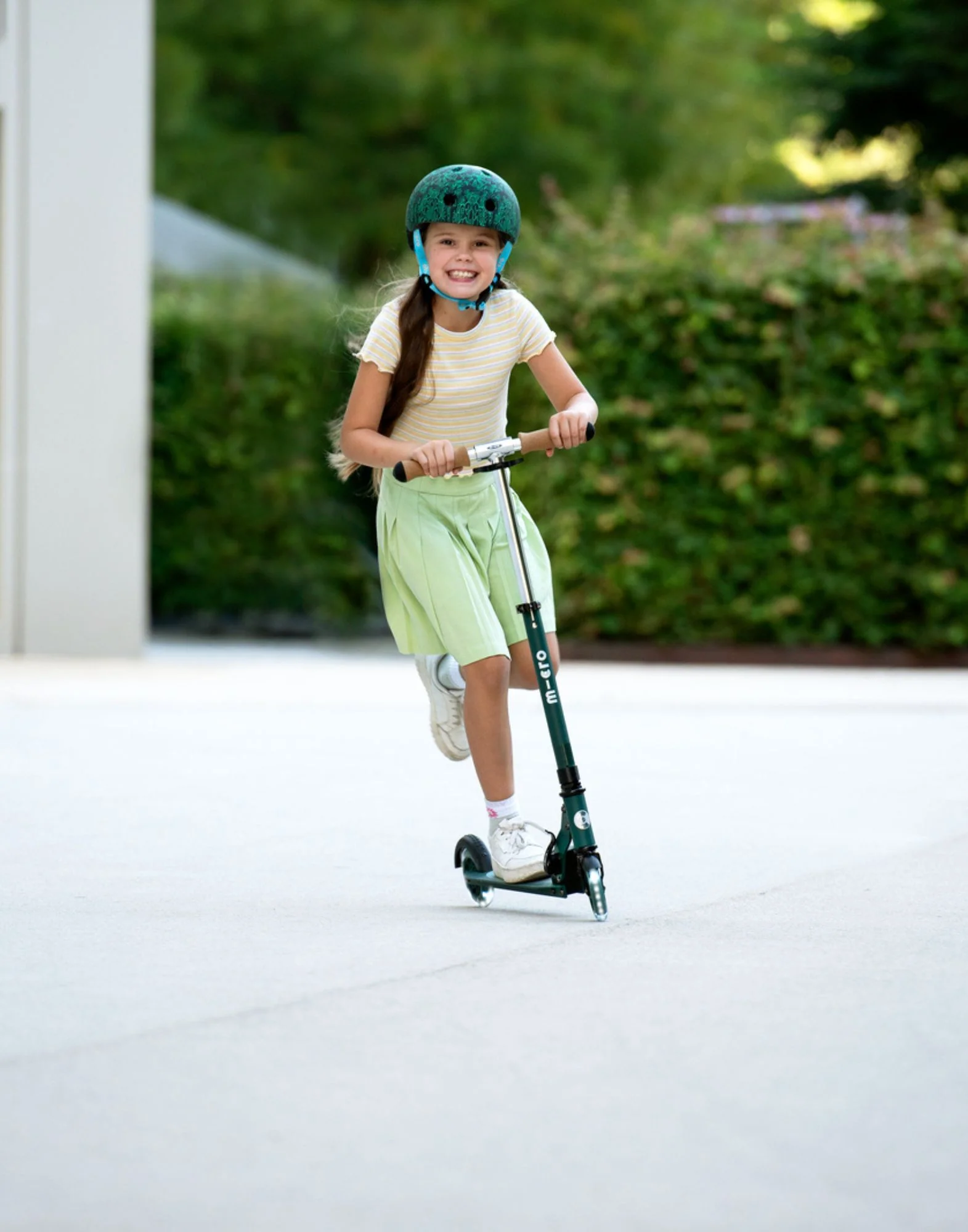 Micro Sprite ECO LED Scooter - Image 7